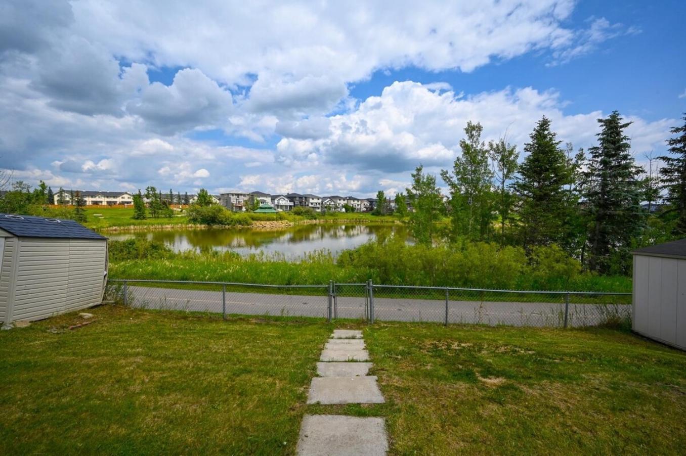 52-3 Bed Suite On Lake Central Ac By Airport YYC Exterior foto